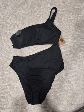 Shade & Shore Black One-Shoulder Cutout Bikini